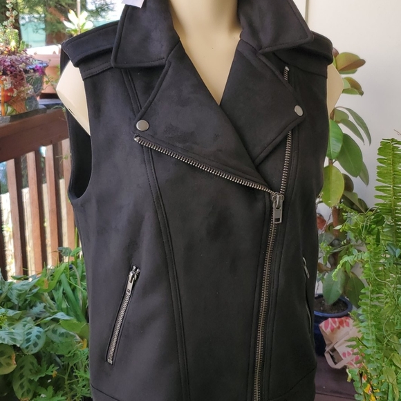 Philosophy 🆕Faux suede Vest - Picture 5 of 6